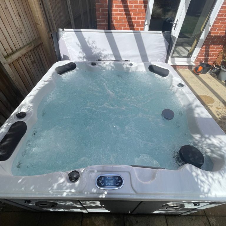 professional hot tub repair engineer